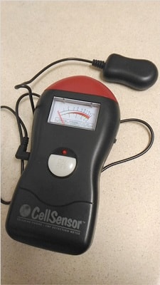携帯電話や身の回りの電化製品から発生する電磁波を測定・検出します